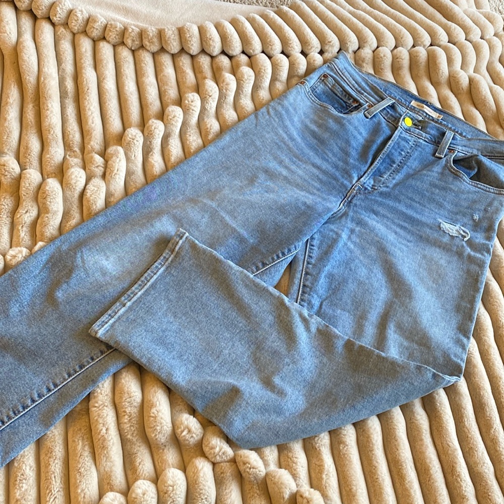 Levi Strauss rib cage straight size 31 light denim jeans with minimal distress